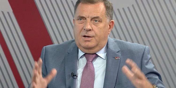 (VIDEO) POTPUNI DEBAKL VOŽDA IZ LAKTAŠA: Pogledajte kako je Dodik pred kamerama slučajno otkrio pravo lice, pa se brže bolje ispravio, ali već je bilo kasno…