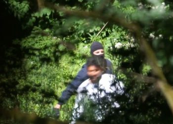 SKANDALOZNO: Objavljen međunarodni izvještaj, pogledajte tajno snimljeni video na kojem hrvatski policajci mlate migrante i vraćaju ih u BiH (UZNEMIRUJUĆI SADRŽAJ)