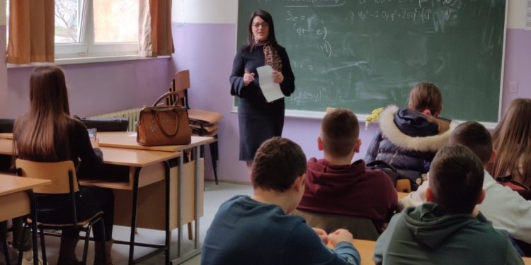 DONETA ODLUKA O ONLAJN NASTAVI U ŠKOLAMA! Produžava se jesenji raspust za sve đake