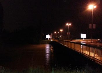 HRABRI POLICAJAC BRZO REAGIRAO: ŽENA SKOČILA S MOSTA U VRBAS, VODA JE NOSILA OKO 500 METARA