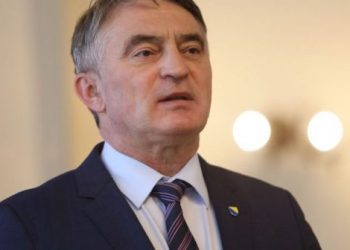 Pogledajte šta je Komšić odgovorio na pitanje novinarke: Smrdi li ovo na rat ?