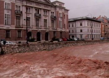 (VIDEO) Snimci iz vazduha pokazuju razmere poplava u Sarajevu