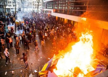 (VIDEO) Haos u Briselu: Vodenim topovima i oklopnim vozilima na demonstranate