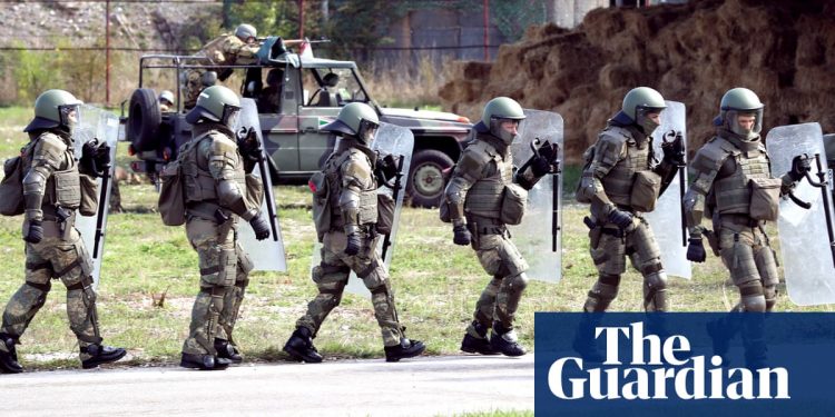 „GUARDIAN“ OTKRIVA: Kristijan Šmit u izvještaju upozorava da Bosni i Hercegovini prijeti NOVI RAT…