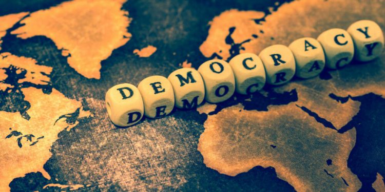 Srbija među 10 zemalja u svijetu sa najvećim padom demokratije