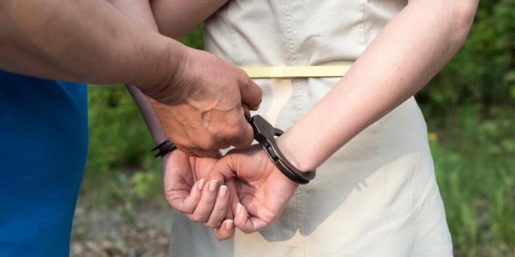 Kućna pomoćnica u Srbiji drogirala ukućane, pa im krala ušteđevinu