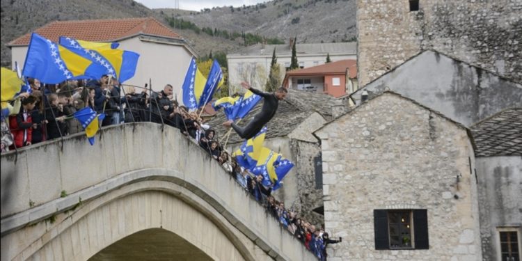 Obilježena godišnjica rušenja Starog mosta u Mostaru