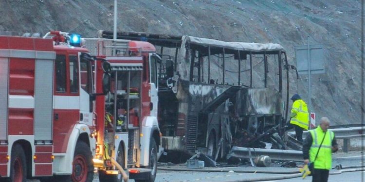 (VIDEO) SA MJESTA NESREĆE KOJE LEDE KRV U ŽILAMA: STRADALO 46 OSOBA