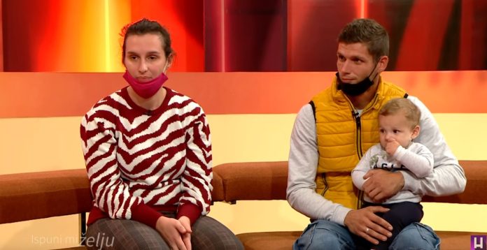 (VIDEO) ADELISA I AZEM IZVLAČE DRVA IZ ŠUME KAKO BI PREHRANILI SINA, A ZARAĐUJU JAKO MALO: TEŠKA ŽIVOTNA PRIČA U ISPUNI MI ŽELJU