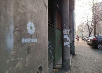 Širom Beograda osvanuli grafiti Cvijeta Srebrenice uz natpis PAMTIMO