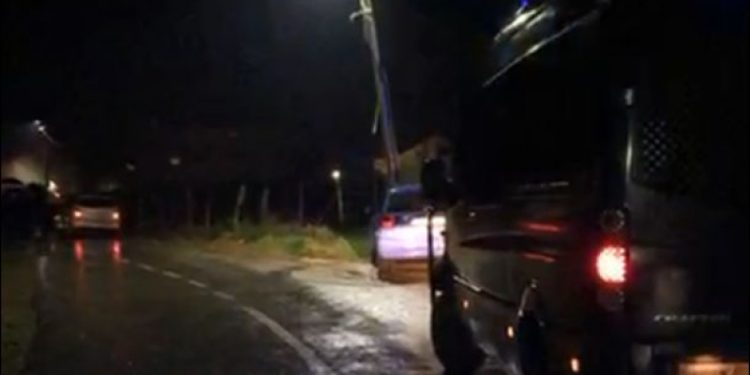 Detalji nakon napada na autobus kod Dečana: Poznat identitet ubijenih, špekuliše se o motivima