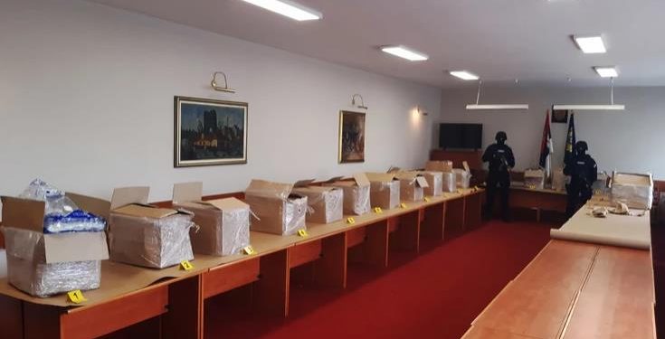 Uhapšeni Tutinci I. N. (1985) i M. Z. (1985) – Išao ispred kedija, kako bi upozorio na policiju