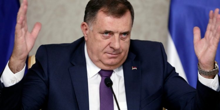 Dodik odgovorio na pitanje – da li će RS naredne godine imati svoju vojsku?