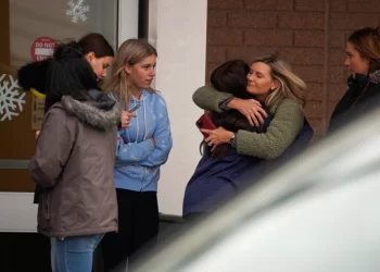 SAD: Tri učenika ubijena, još šest osoba ranjeno u školi
