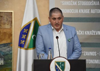 ISTAKNUTI PISCI NA 15 SANDŽAČKIM KNJIŽEVNIM SUSRETIMA U NOVOM PAZARU I 43. TUTINSKIM KNJIŽEVNIM SUSRETIMA