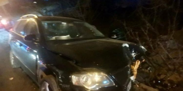 DETALJI STRAVIČNE NESREĆE U NOVOM PAZARU Stradale četiri osobe! Teško povređen vozač, trudnica i dečak (3) smešteni u bolnicu FOTO