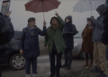 (VIDEO) Film o „barikadama za naše zdravlje“ – umetnici u poseti Gornjim Nedeljicama