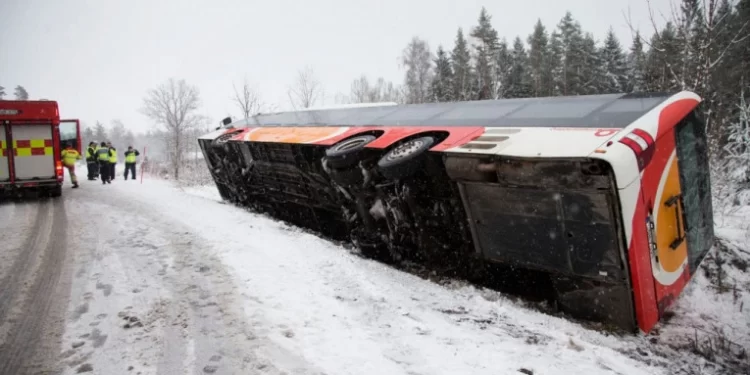 “Od straha su plakale”: Potresna ispovest heroja koji je spasavao devojčice iz prevrnutog autobusa