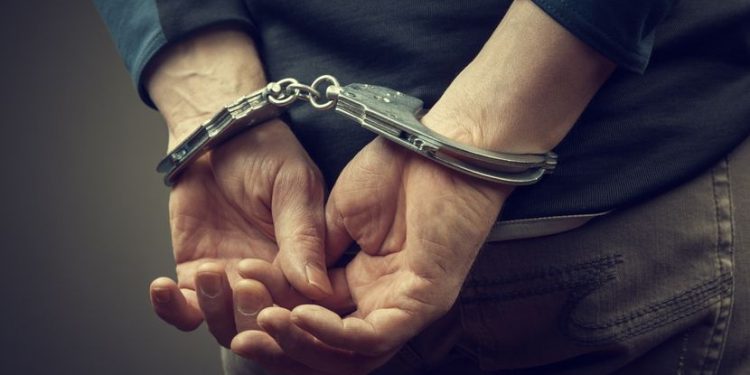 Uhapšen aktivista Irfan Cale Ugljanin! Policija mu pronašla oružje  Prethodno veče vređao predsednika na mrežama