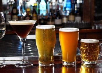 Istanbul: 22 osobe preminule zbog trovanja alkoholom, 16 hospitalizovano