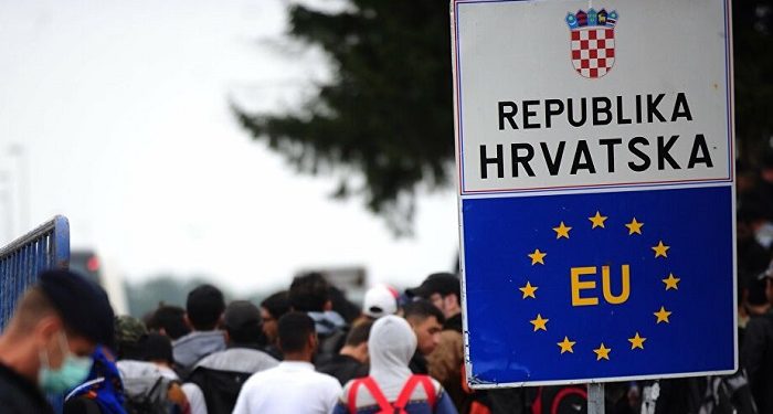 VE: Hrvatski policajci vezane migrante bacali u rijeku