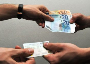 PRIVEDENI “Supa, Rus i Đuza” za kupovinu ličnih karata: Bliski bivšem visokom funkcioneru UP…