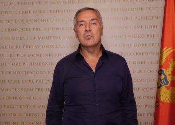 ĐUKANOVIĆ PORUČIO KRIVOKAPIĆU: U ćošak, okreni se prema zidu i ćuti do smene!