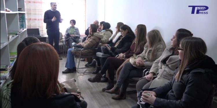 (VIDEO) U Tutinu održano predavanje o savremenom bibliotekarstvu