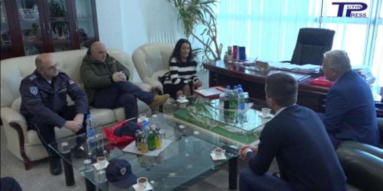 (VIDEO) Opštini Tutin i Policijskoj stanici dodeljena priznanja za doprinos u akcijama D.D. krvi