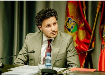 Abazović: Padne li budžet, pala je i vlast