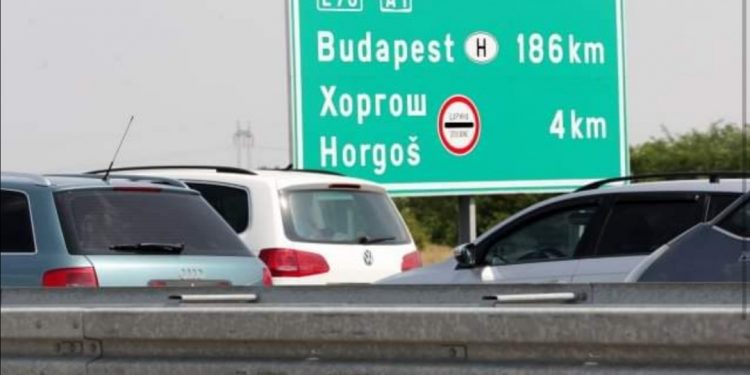 I danas višečasovna čekanja na Horgošu na ulazak