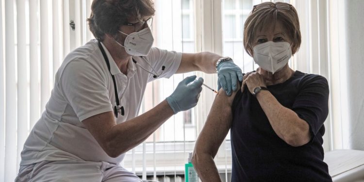 Rojters: Od 16. marta obavezna vakcinacija u Nemačkoj?