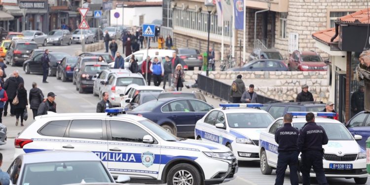 NOVI PAZAR! Uhapšeni dileri marihuane! Pronađena droga i vaga za precizno merenje