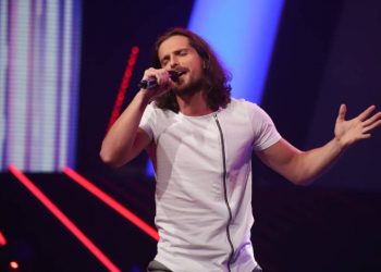 (Video) Tutinac Emir Alić oduševio žiri u ”Zvezdama granda”, a publiku podigao na noge