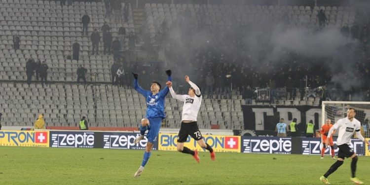 SRAMNO SKANDIRANJE U HUMSKOJ! Poklici haškom osuđeniku Ratku Mladiću na utakmici protiv Novog Pazara