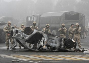 Policija ubila više desetina demonstranata