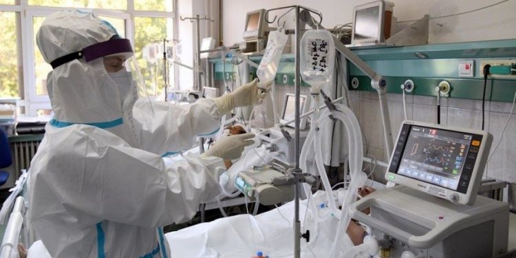 OBOREN CRNI REKORD U SRBIJI! Po prvi put broj zaraženih petocifren
