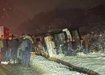 Prevrnuo se bus kod Kruševca, ima povređenih