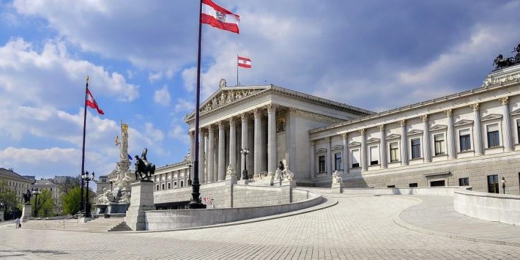 Austrija uvodi obaveznu vakcinaciju