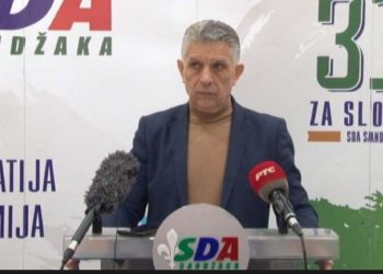 Ugljanin: U Priboju Vučićeva predstava sa hodžama i popovima