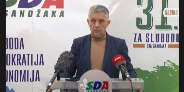 Ugljanin: U Priboju Vučićeva predstava sa hodžama i popovima