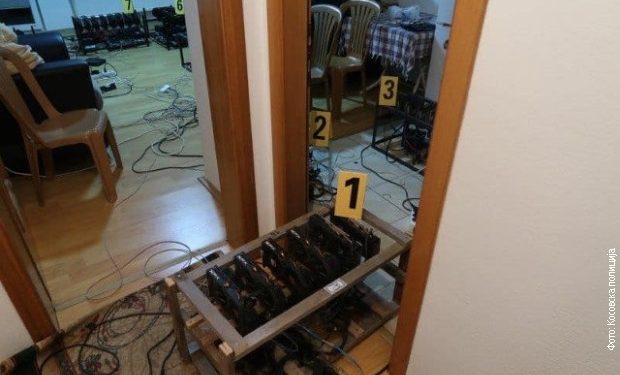 Policija u južnom delu Kosovske Mitrovice zaplenila 67 mašina za rudarenje kriptovaluta