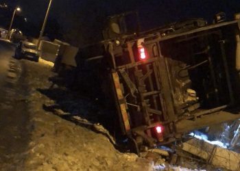 Prevrnulo se vozilo Gradske čistoće u novopazarskom naselju Mur