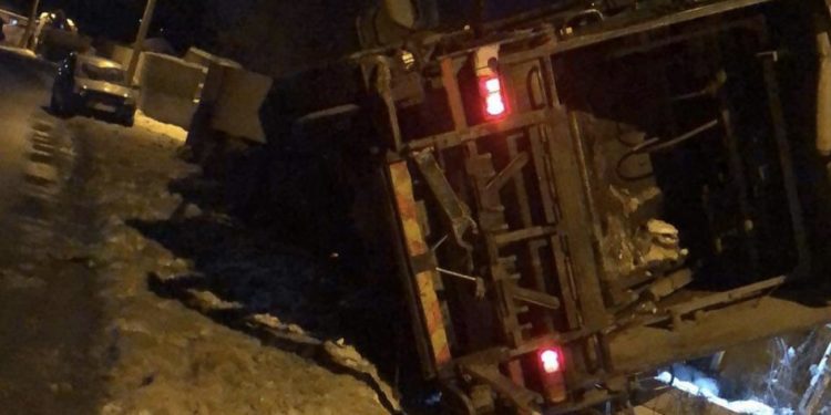 Prevrnulo se vozilo Gradske čistoće u novopazarskom naselju Mur
