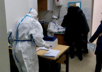 VELIKE GUŽVE U NOVOPAZARSKOJ KOVID AMBULANTI! Svaki treći testirani pozitivan