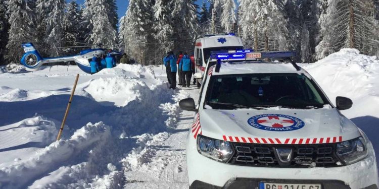 Drama na Kopaoniku: Skijaš teško povređen, helikopterom prevezen u bolnicu