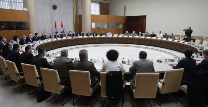 NOVE ODLUKE KRIZNIOG ŠTABA: Jeftiniji PCR i antigenski testovi, KARANTIN SE SKRAĆUJE NA 7 DANA