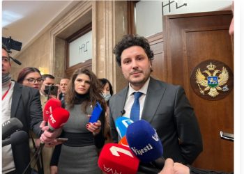 Abazović: Sjutra će ih još manje biti za podršku Vladi