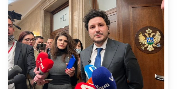 Abazović: Sjutra će ih još manje biti za podršku Vladi