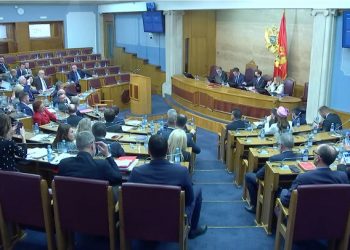 (VIDEO) PALA VLADA ZDRAVKA KRIVOKAPIĆA…